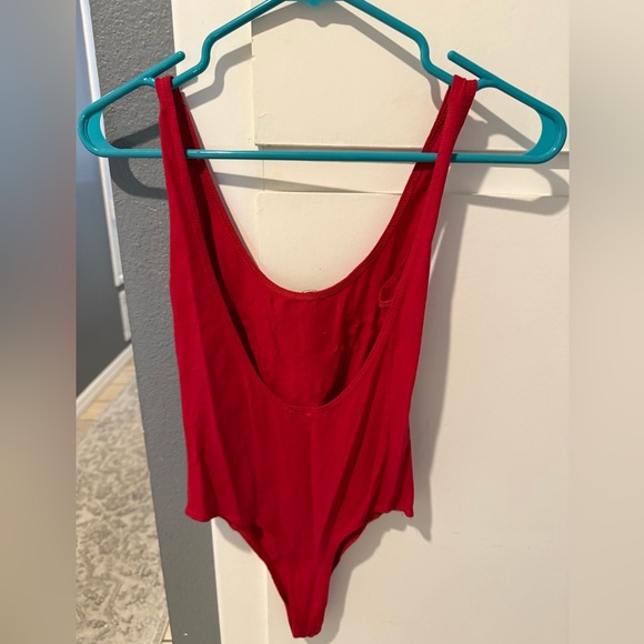 J2 Love Guns N’ Roses Red Bodysuit size medium - Picture 2 of 3